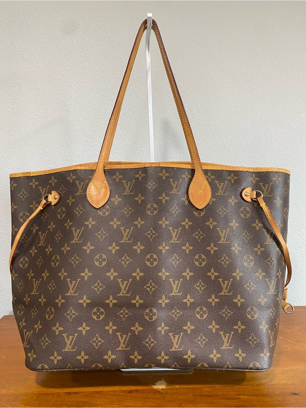Canvas Tote in Brown GM 💐Authenticity Not Guaranteed💐